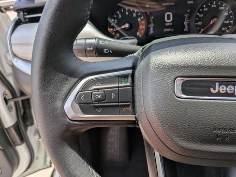 Used 2025 Jeep Compass Limited AWD/4WD image 31