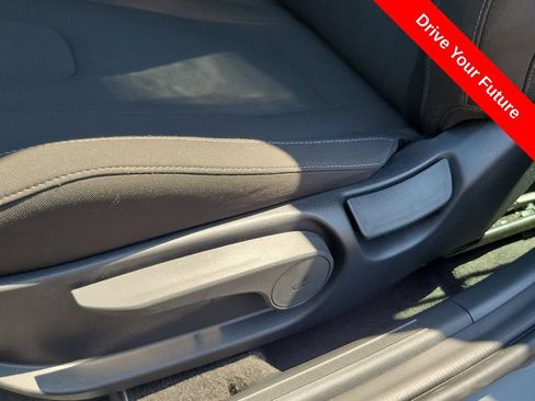 Used 2025 Hyundai Elantra SEL FWD image 18