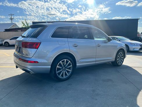 Used 2018 Audi Q7 3.0T Prestige AWD/4WD image 5