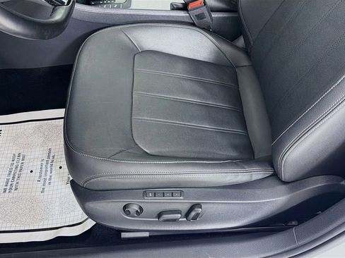 Used 2020 Volkswagen Passat 2.0T SEL image 21