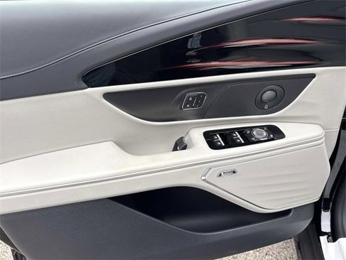 New 2026 Lincoln Nautilus Premier w/ Equipment Group 102A image 20