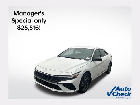 Used 2025 Hyundai Elantra SEL FWD image 1