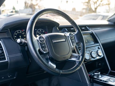 Used 2018 Land Rover Discovery HSE Luxury image 13