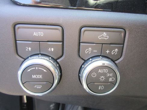New 2026 GMC Sierra 1500 Elevation w/ Elevation Select Package AWD/4WD image 17