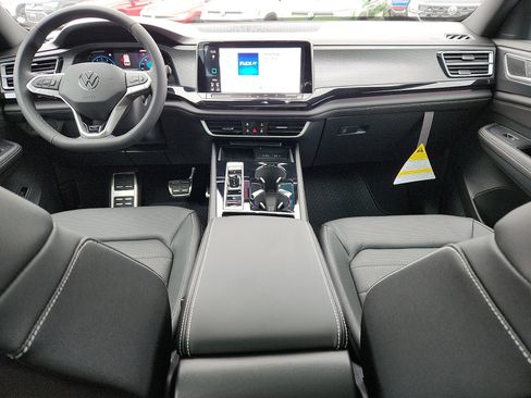 New 2026 Volkswagen Atlas Cross Sport SEL R-Line image 11