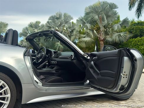 Used 2017 FIAT 124 Spider Classica RWD image 12