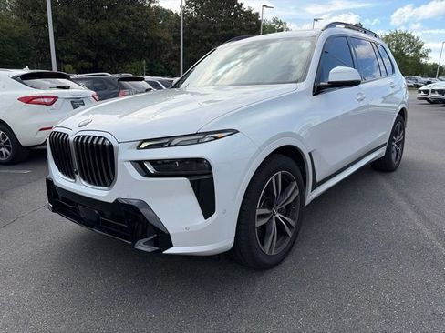 Used 2023 BMW X7 xDrive40i w/ Executive Package AWD/4WD image 3