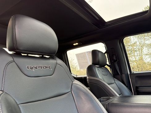 Used 2018 Ford F150 Raptor w/ Equipment Group 802A Luxury image 16