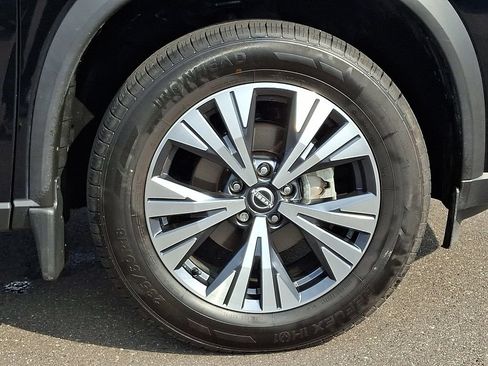 Used 2023 Nissan Rogue SV AWD/4WD image 9