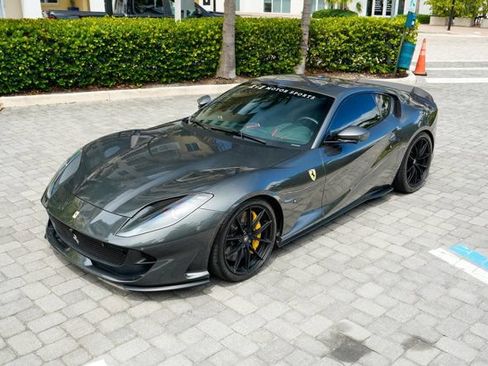 Used 2020 Ferrari 812 Superfast RWD image 10