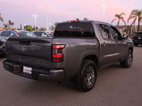 New 2025 Nissan Frontier SV image 4