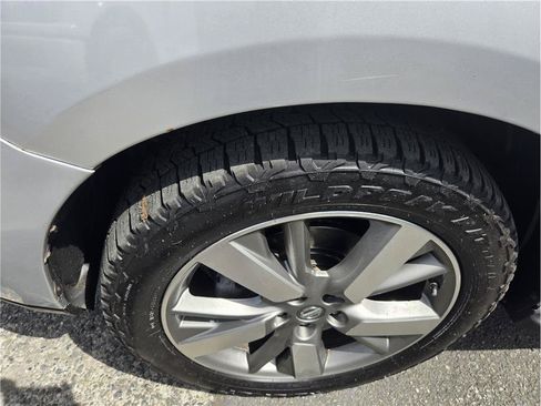 Used 2015 Nissan Pathfinder SV AWD/4WD image 11