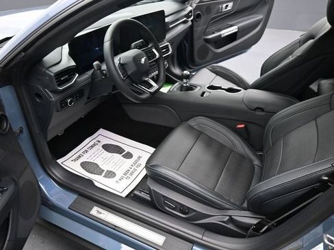 Used 2025 Ford Mustang GT Premium RWD image 14