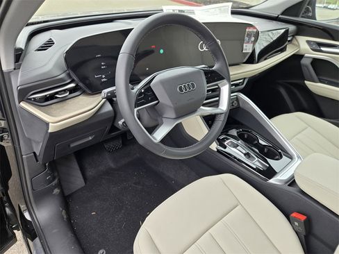 New 2025 Audi Q5 Premium image 18