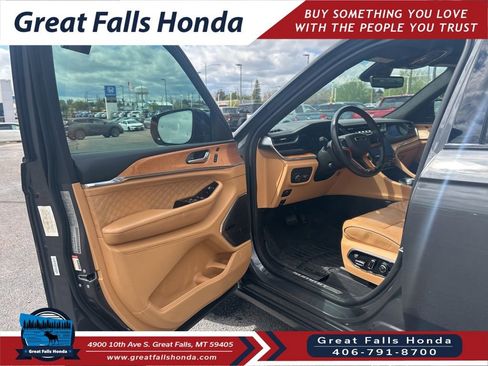 Used 2022 Jeep Grand Cherokee Summit AWD/4WD image 11