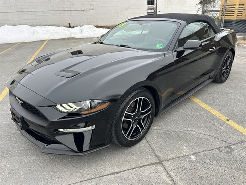 Used 2018 Ford Mustang Premium RWD image 7