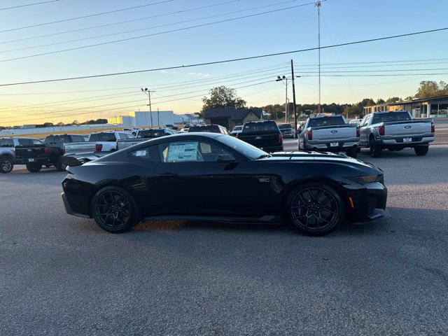 New 2026 Ford Mustang Dark Horse SC w/ Carbon Fiber Exterior Package RWD image 12