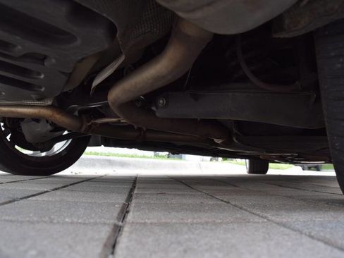 Used 2011 Mercedes-Benz E 350 4MATIC Sedan image 96