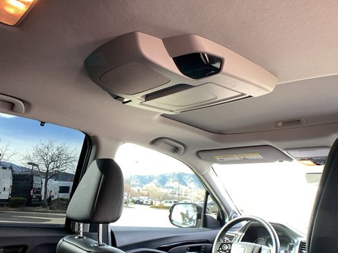 Used 2021 Honda Pilot Touring image 29