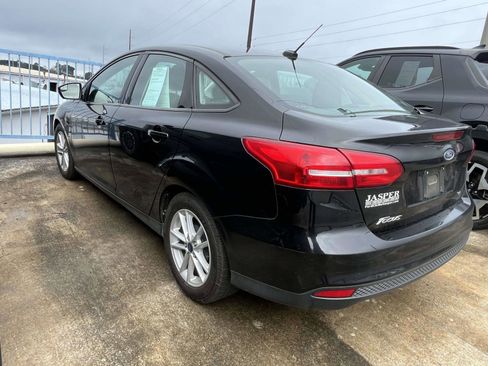 Used 2017 Ford Focus SE image 4