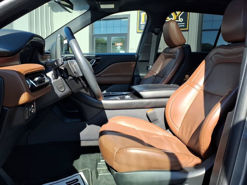 Used 2021 Lincoln Aviator Reserve w/ Equipment Group 208A AWD/4WD image 6
