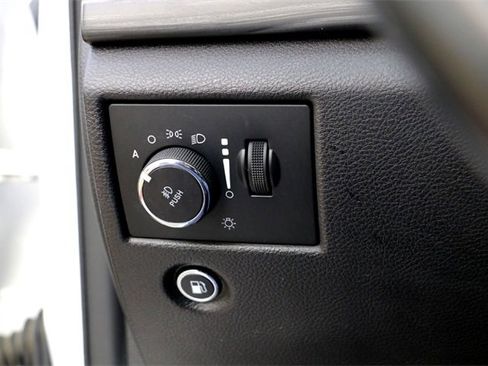 Used 2020 Jeep Grand Cherokee Altitude image 20