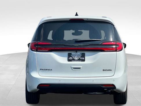 New 2026 Chrysler Pacifica Select FWD image 6