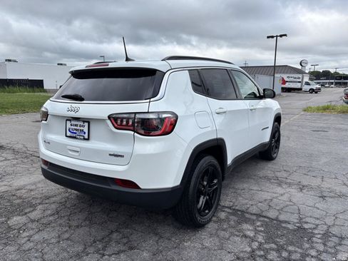 Used 2023 Jeep Compass Latitude w/ Convenience Group AWD/4WD image 7