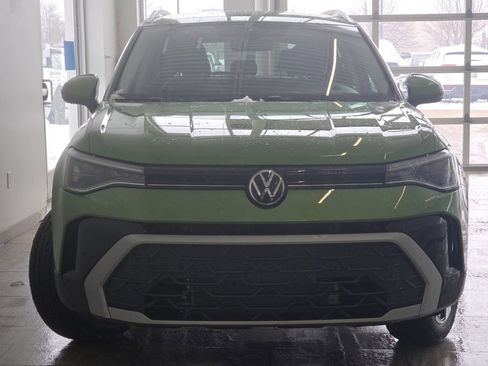 New 2026 Volkswagen Taos SE image 3