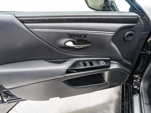 Used 2024 Lexus ES 350 w/ Premium Package FWD image 22