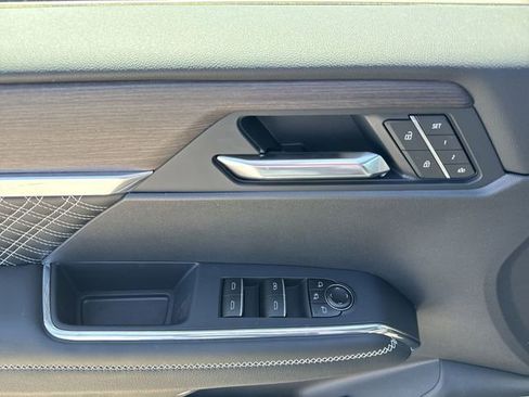 New 2026 GMC Acadia Denali w/ Super Cruise Package FWD image 13