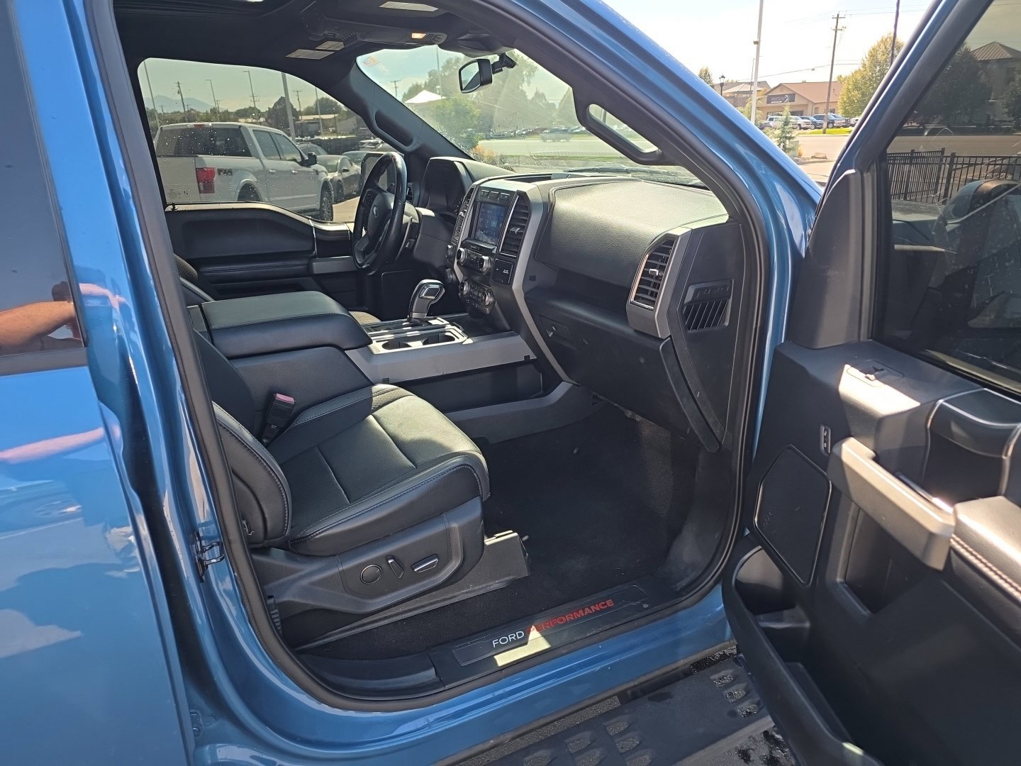 Used 2020 Ford F150 Raptor w/ Equipment Group 802A Luxury AWD/4WD image 18