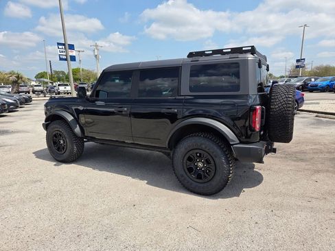 Used 2023 Ford Bronco Wildtrak image 12