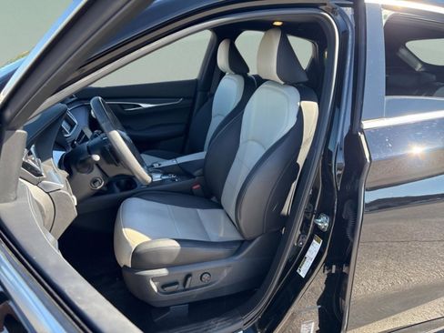 Used 2025 INFINITI QX55 Essential image 32