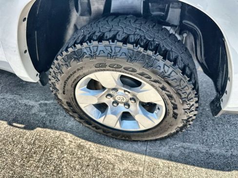 Used 2025 RAM 1500 Big Horn AWD/4WD image 12