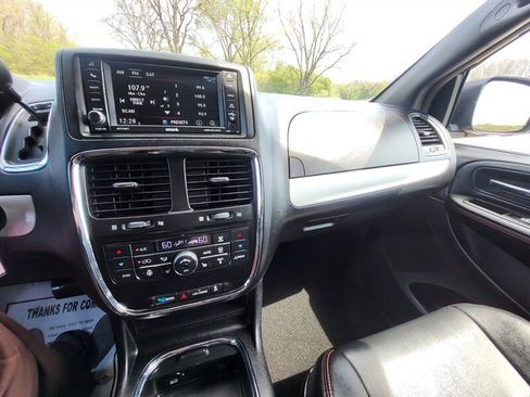 Used 2014 Dodge Grand Caravan R/T w/ Trailer Tow Group FWD image 21
