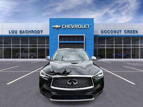 Used 2023 INFINITI QX50 Luxe w/ Accent Package FWD image 3