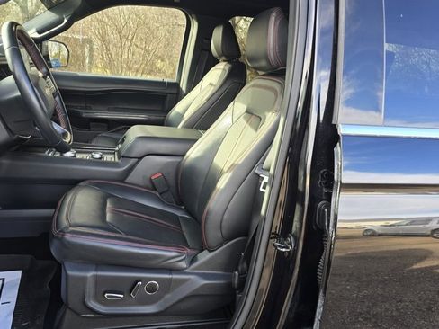 Used 2022 Ford Expedition Max Limited image 19
