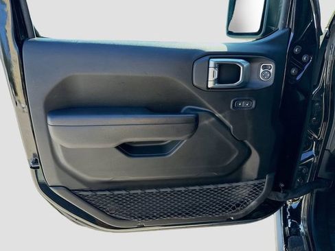 Used 2022 Jeep Wrangler Unlimited Rubicon w/ LED Lighting Group image 21