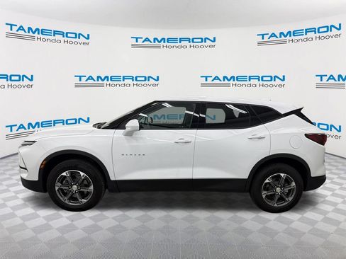 Used 2025 Chevrolet Blazer LT FWD image 2