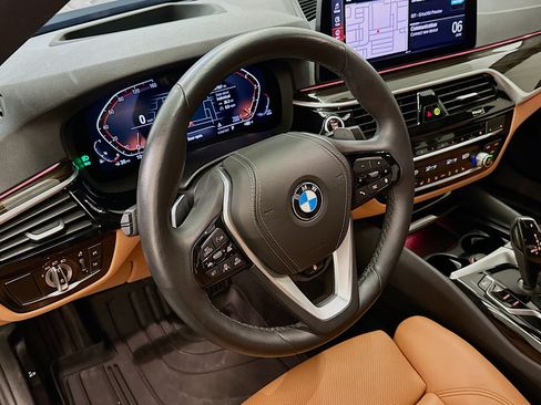 Used 2023 BMW 530i xDrive w/ Premium Package AWD/4WD image 18