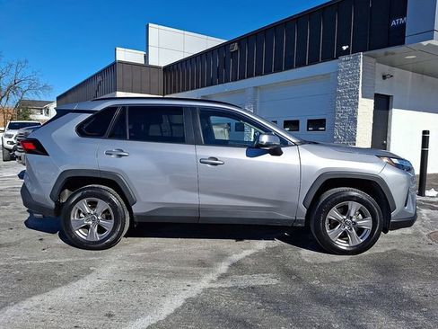 Certified 2022 Toyota RAV4 XLE w/ Convenience Package image 7