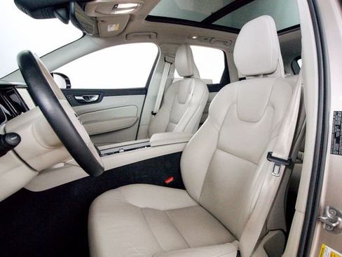 Certified 2025 Volvo XC60 B5 Plus w/ Climate Package image 15