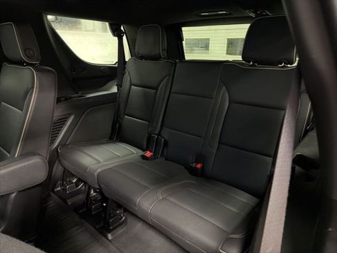 Used 2024 GMC Yukon SLT w/ SLT Luxury Package image 34