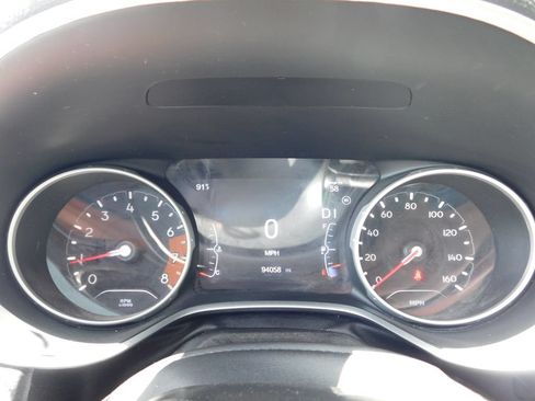 Used 2018 Jeep Compass Latitude w/ Popular Equipment Group FWD image 8