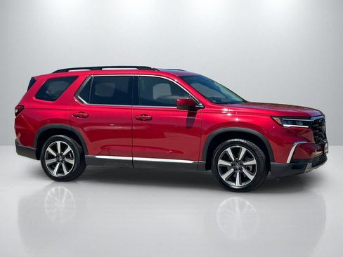 Used 2024 Honda Pilot Touring image 4