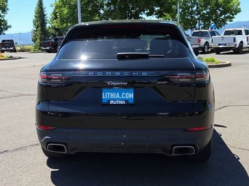 Used 2021 Porsche Cayenne w/ Driver Memory Package AWD/4WD image 7