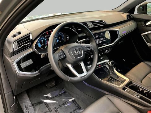 Certified 2025 Audi Q3 2.0T Premium Plus w/ Premium Plus Package AWD/4WD image 18