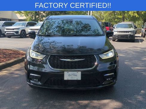 Certified 2023 Chrysler Pacifica Touring-L FWD image 8