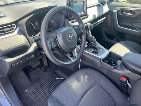 Certified 2022 Toyota RAV4 XLE w/ Convenience Package image 6
